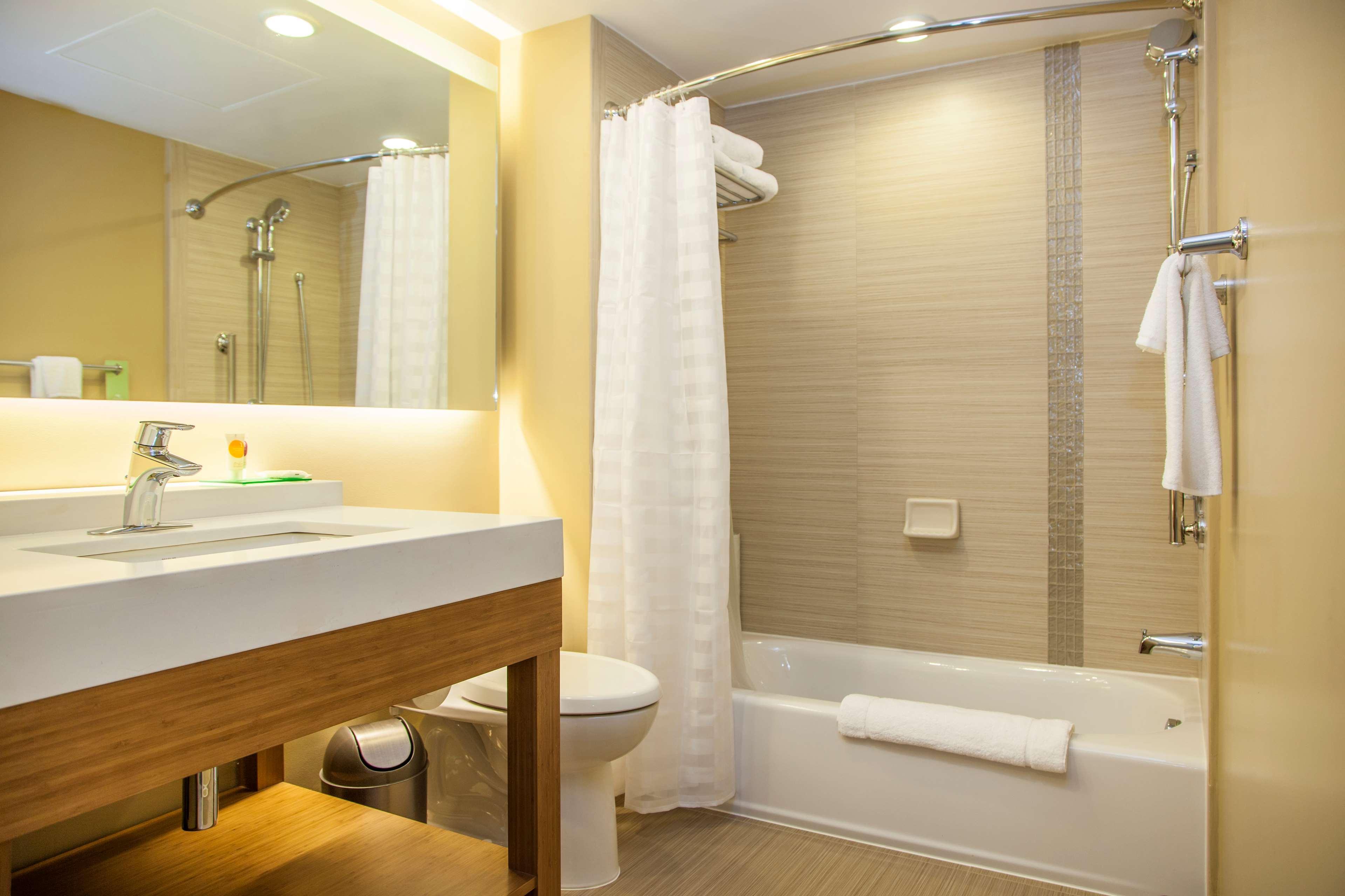 Отель Courtyard By Marriott La Paz Baja California Sur Экстерьер фото