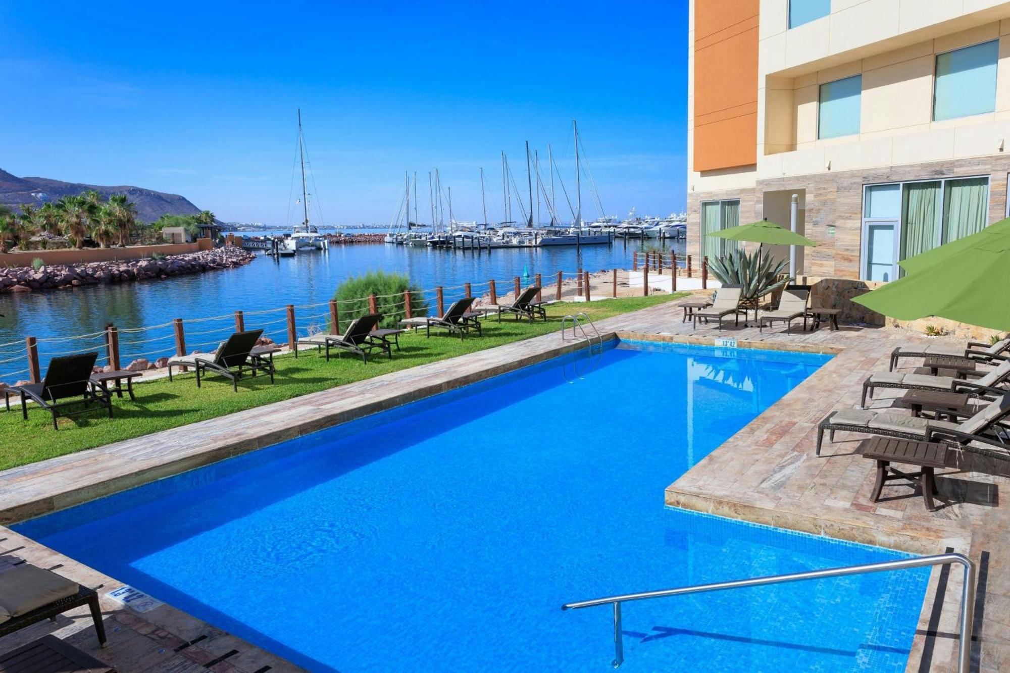 Отель Courtyard By Marriott La Paz Baja California Sur Экстерьер фото