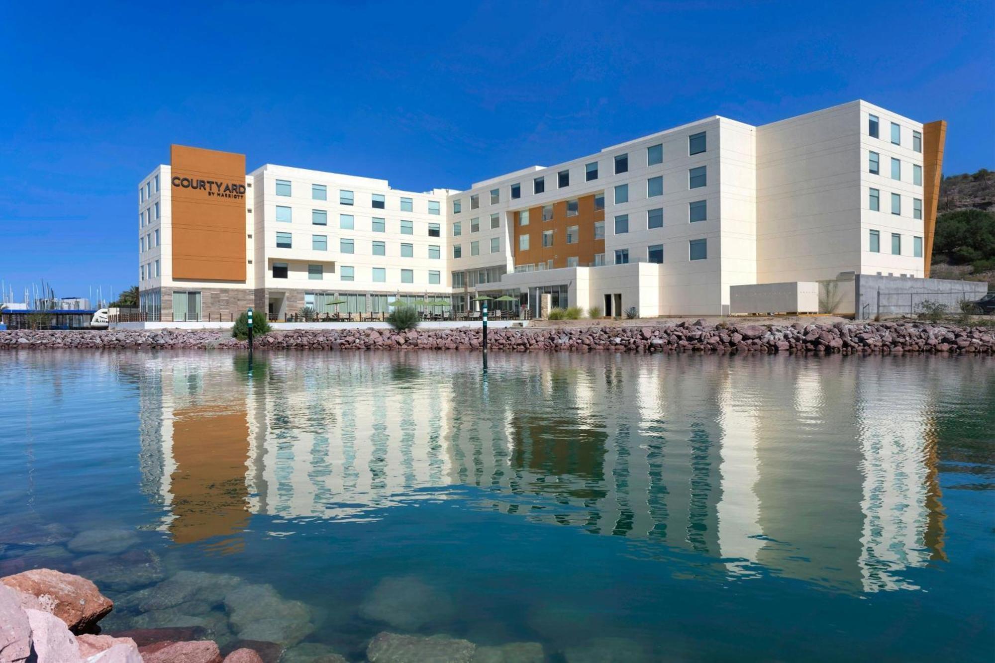 Отель Courtyard By Marriott La Paz Baja California Sur Экстерьер фото