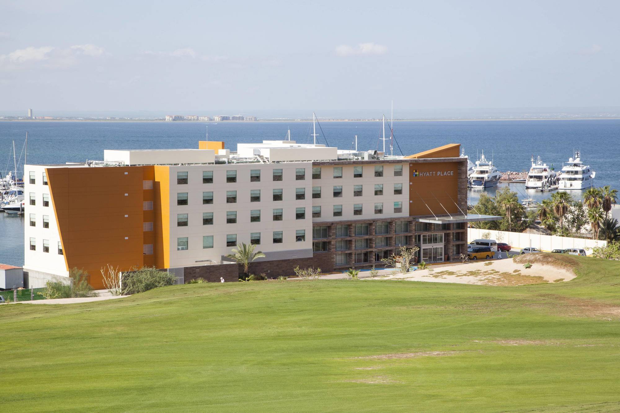 Отель Courtyard By Marriott La Paz Baja California Sur Экстерьер фото